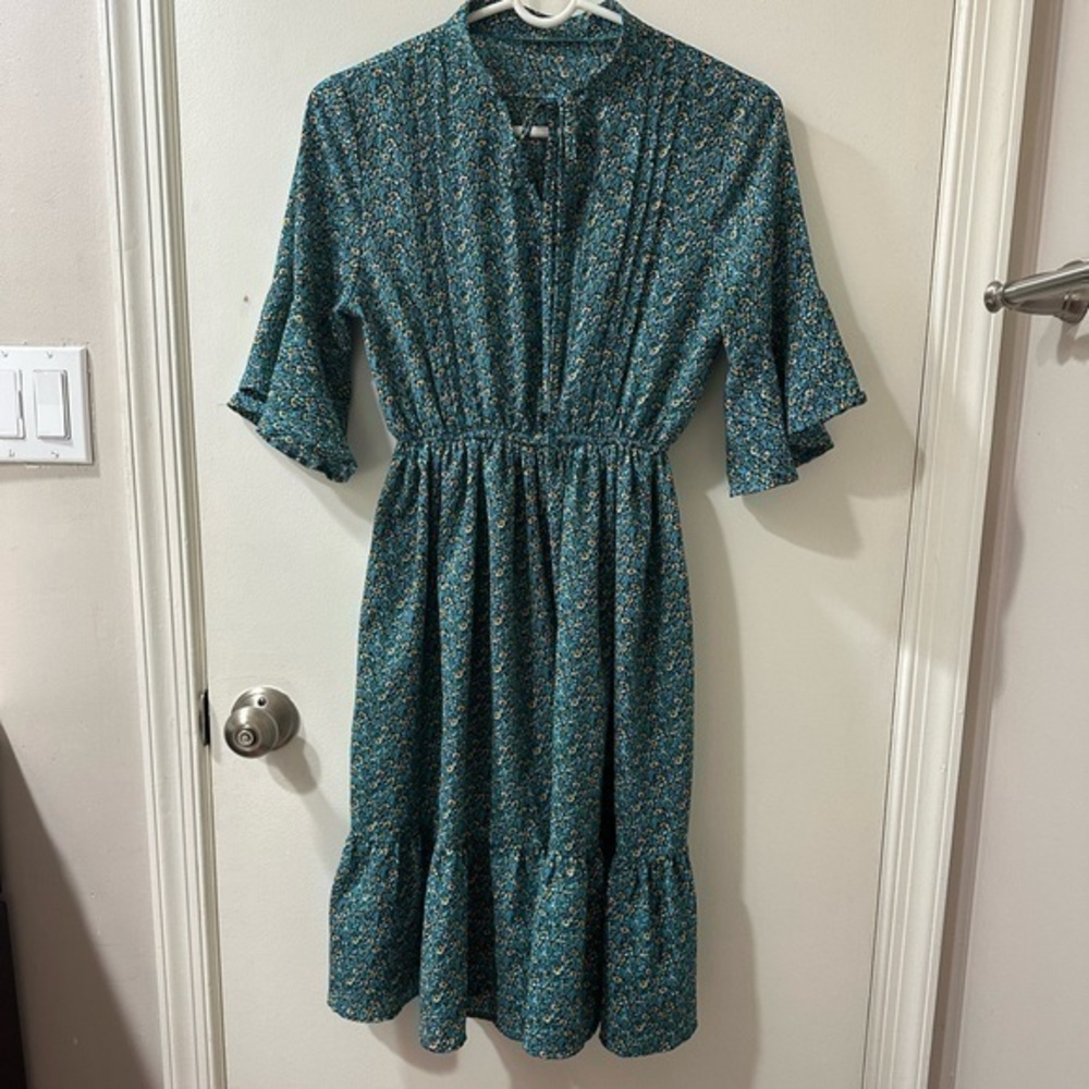 Korean Floral Green Dress Bell Sleeve elastic waist Free Size (fits like Small)